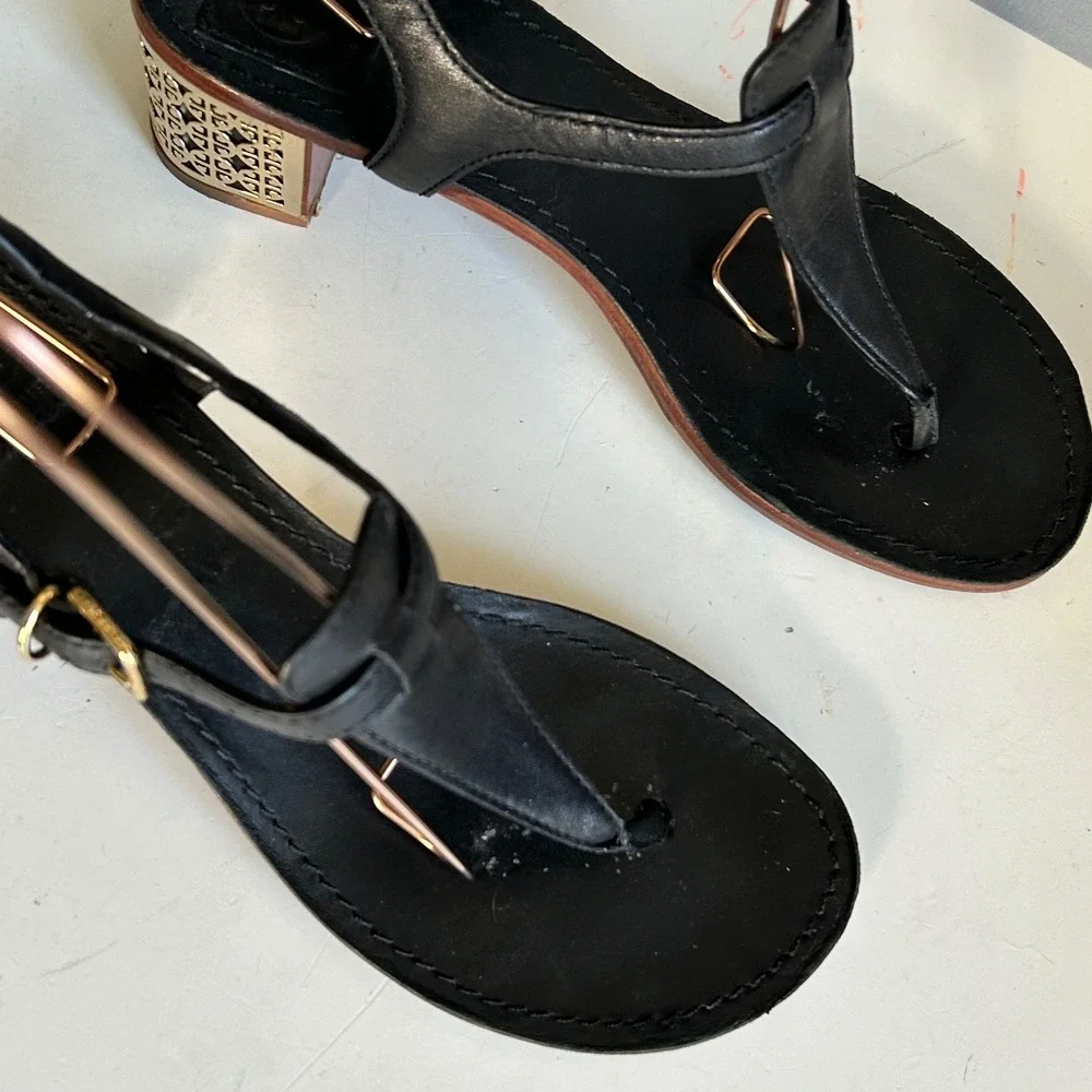 Tory Burch Sandals Size 8.5 Audra Black Leather T-Strap Thong Gold Logo Heel